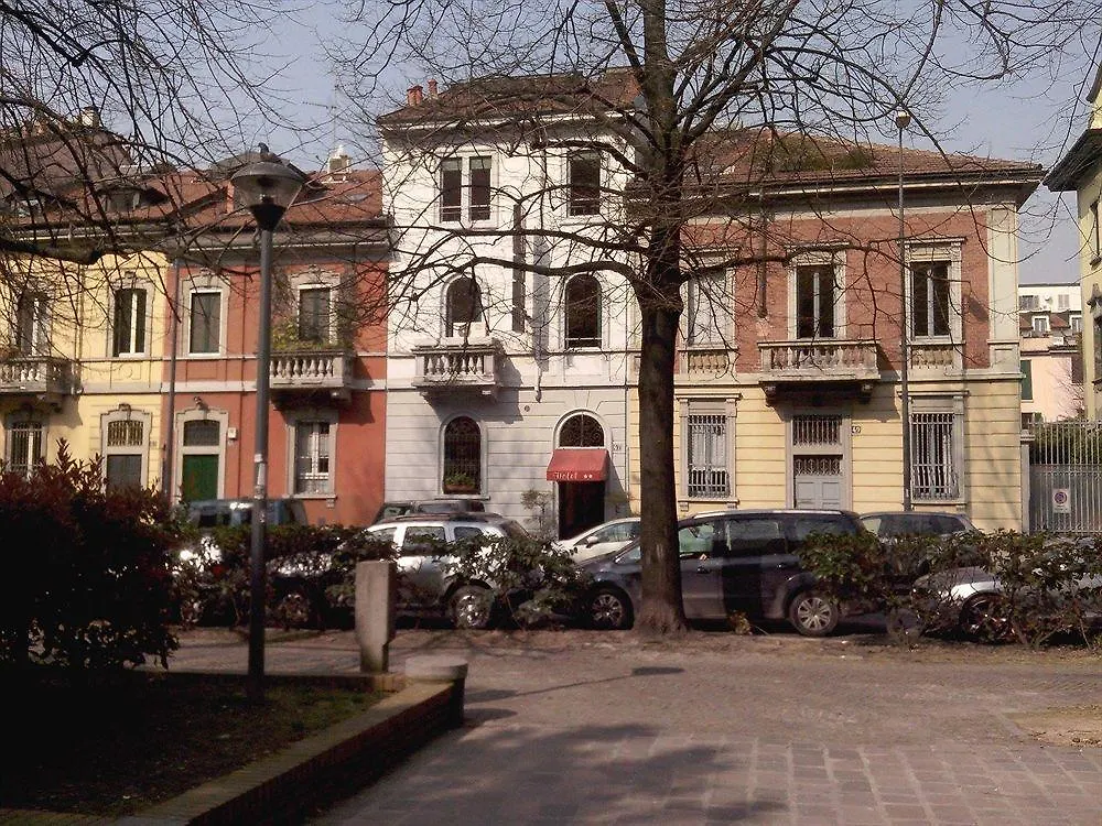 Hotel Due Giardini Милан 2*,