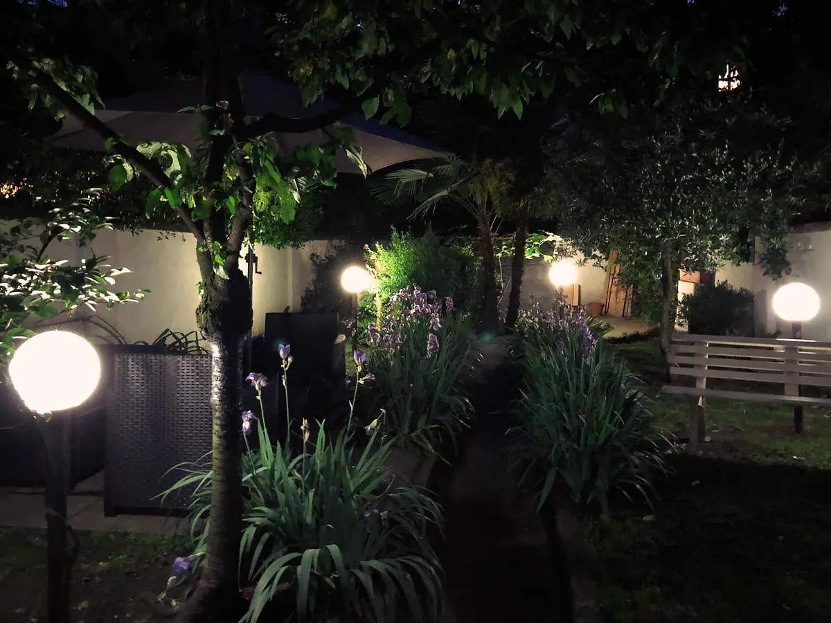 Hotel Due Giardini Milano 2*,